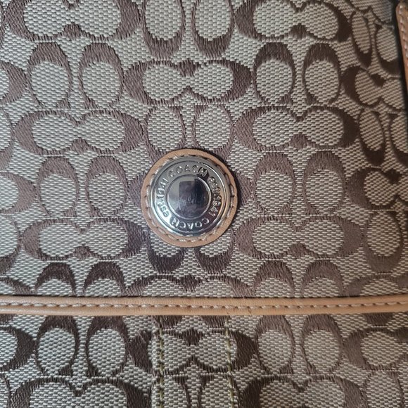 Authentic large Coach overnight bag - Picture 3 of 6